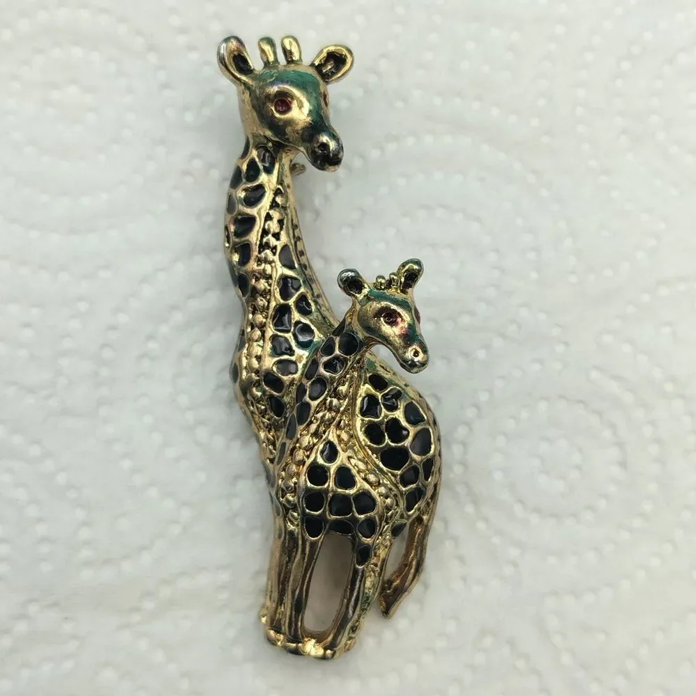 Giraffe Mom & Baby Brooch Pin Enamel Red Eye Gold Tone approx 2.25